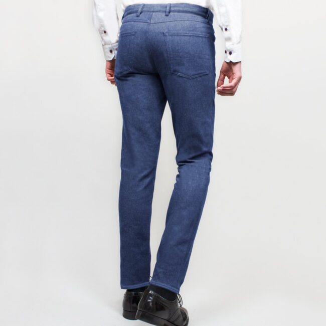 Jeans nach Maß aus dunklem Denim