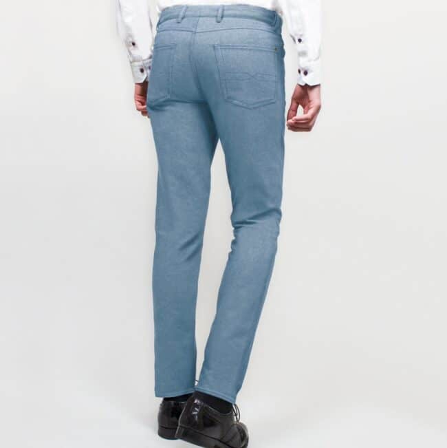 Jeans nach Maß aus hellem Denim