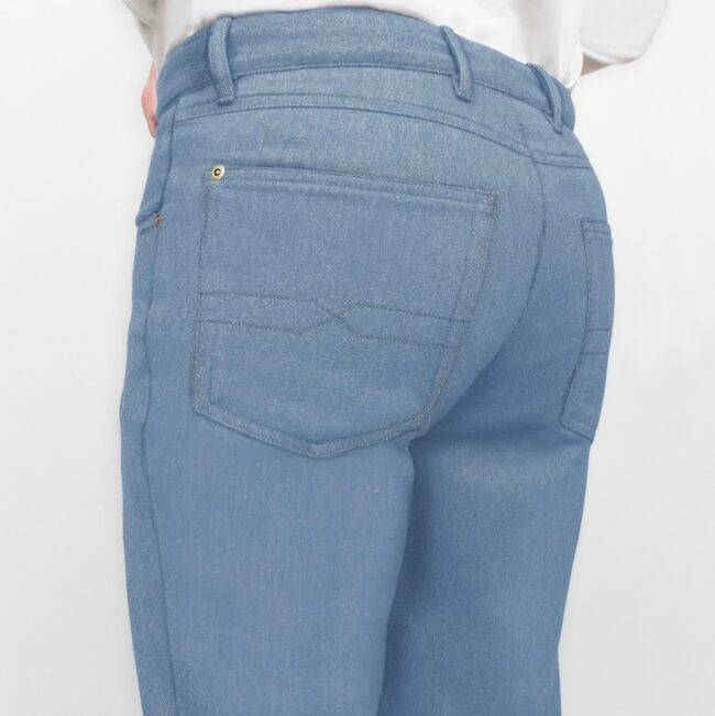 Jeans nach Maß aus hellem Denim