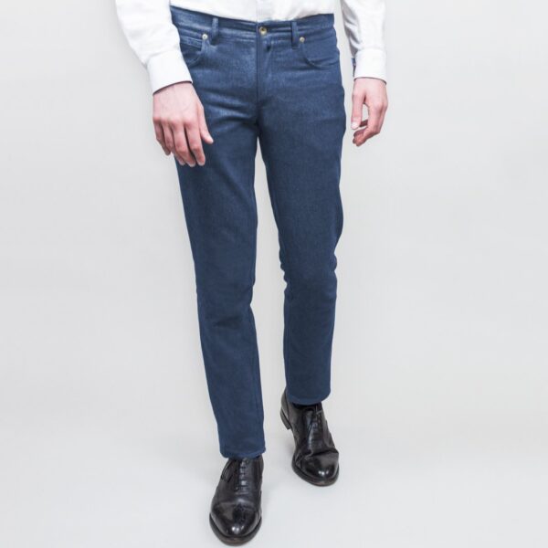 Dunkelblaue Maßjeans