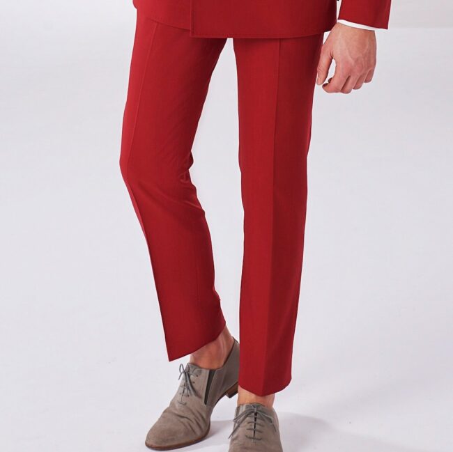 Roter Doppelreiher Anzug