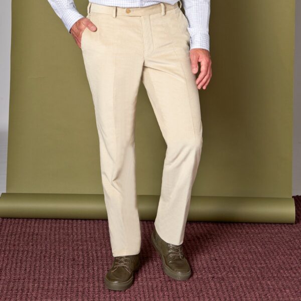 Beige Cordhose maßgeschneidert
