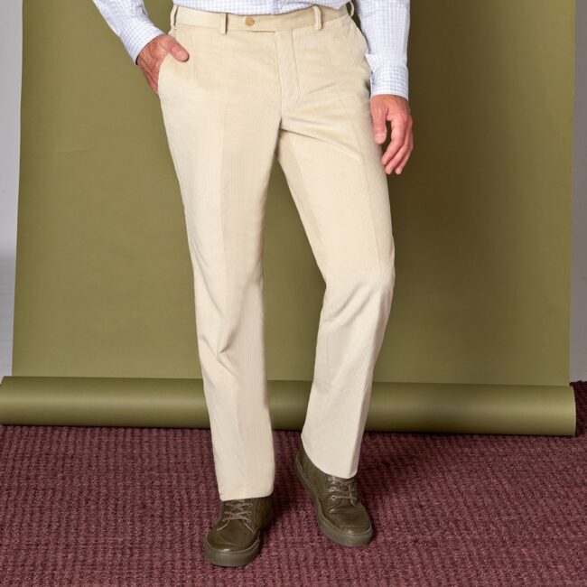 Beige Cordhose maßgeschneidert