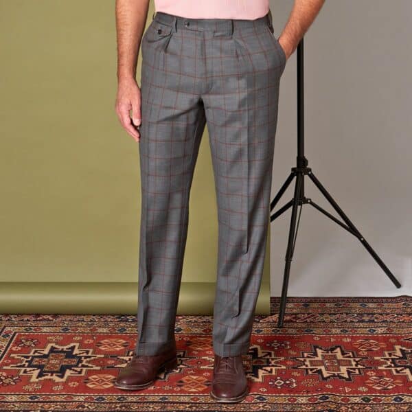 Graue Karohose
