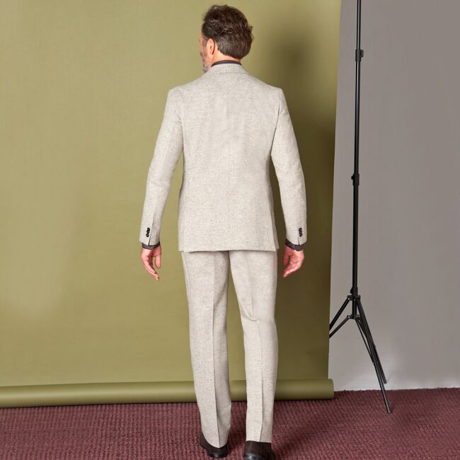 TweedZweireiher 2 HS Back | Zweireihiger Beiger Anzug aus Flanell