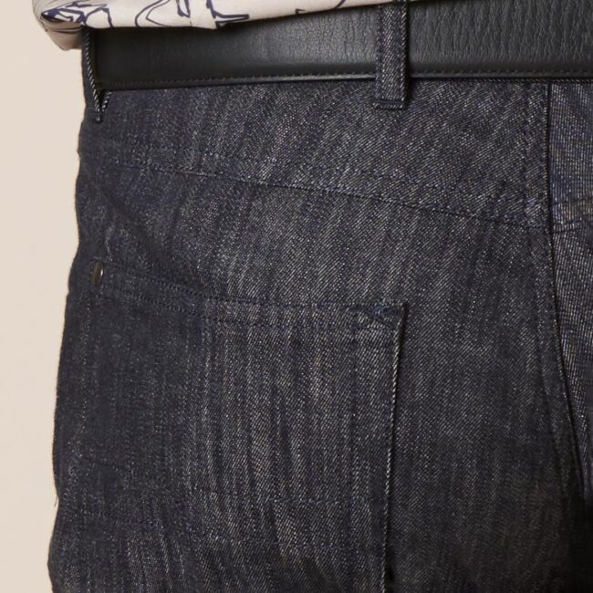 Jeans hinten Detail | Dunkelblaue Jeans