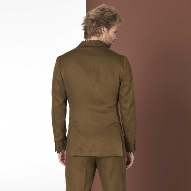 06 Brauner Zweireiher 4 | Veganer Anzug aus Lyocell in braun