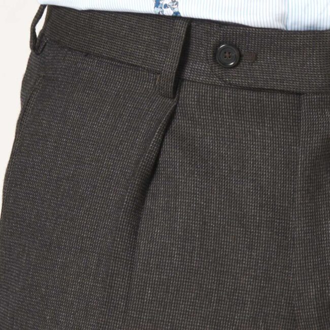 11 3 graue Hose 5 | Graue Hose mit Bundfalten