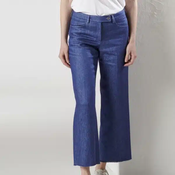 Knöchellange Hose aus dunklem Denim