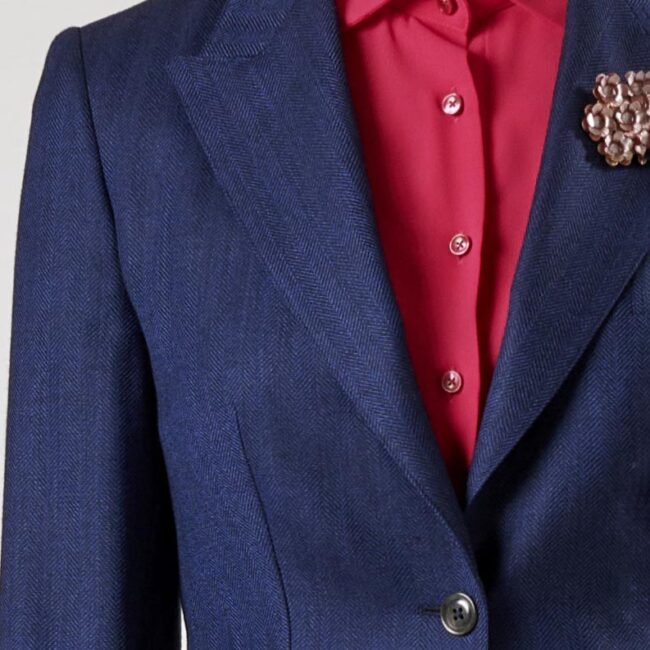 03 blauer Anzug Damen Detail | Tintenblauer Businessanzug