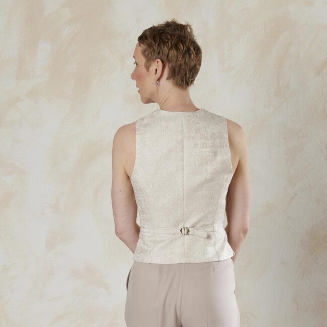 18 3 beige Weste hinten | Cremefarbene Brokatweste